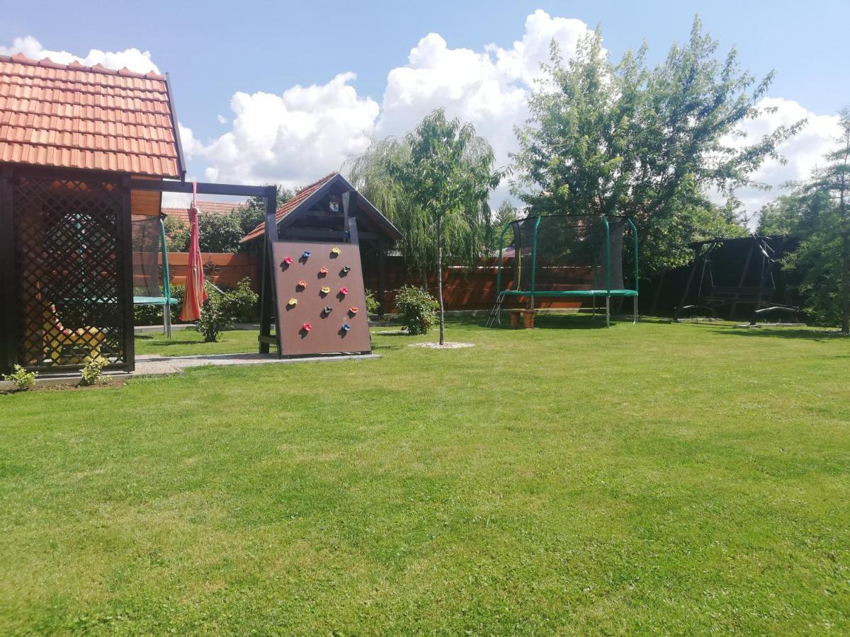 Penzion Kozak B&B Sebedražie Extérieur photo