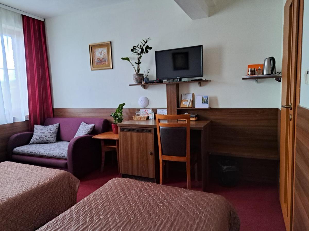 Penzion Kozak B&B Sebedražie Extérieur photo