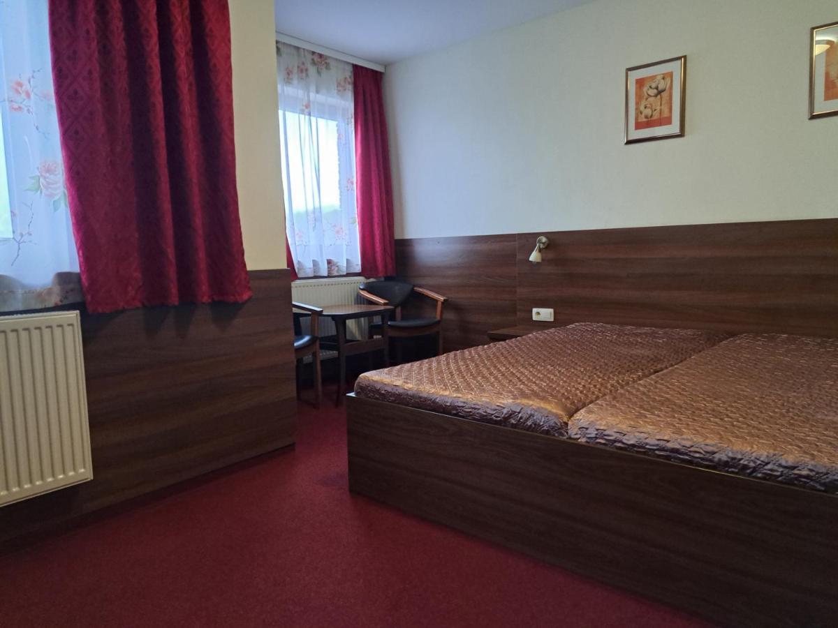 Penzion Kozak B&B Sebedražie Extérieur photo