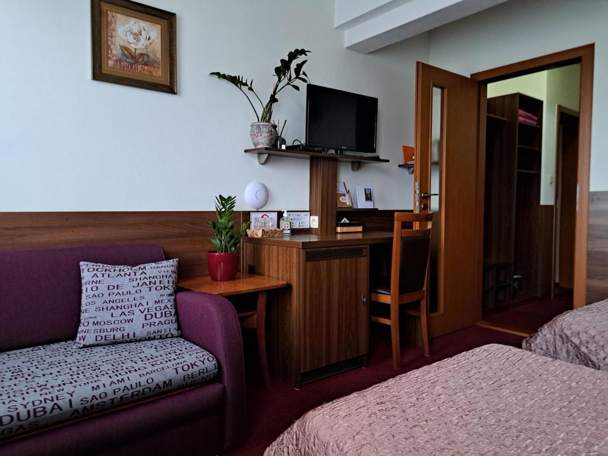Penzion Kozak B&B Sebedražie Extérieur photo