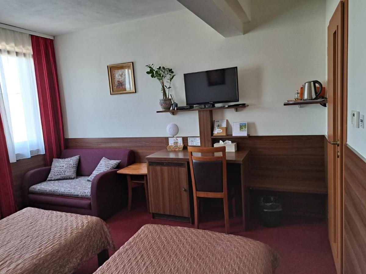 Penzion Kozak B&B Sebedražie Extérieur photo